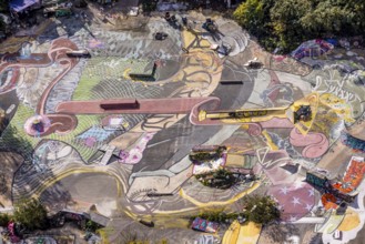 Aerial view, graffiti on the square Harkortstraße corner Münchener Straße, Holsterhausen, Essen,