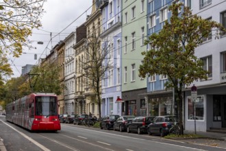 Residential buildings in Düsseldorf-Bilk, Aachener Straße, tram, past, North Rhine-Westphalia
