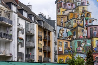 Residential buildings in Düsseldorf-Bilk, Merowingerstraße, mural entitled Wirtschaftswunder, since