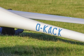 Rear of a glider with the registration D-KACX as part of an air show on Rossfeld in