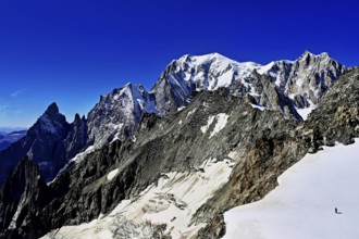 From left, the mountains l'Aiguille Noire de Peuterey, L'Aiguille Blanche de Peuterey, Mont Blanc,