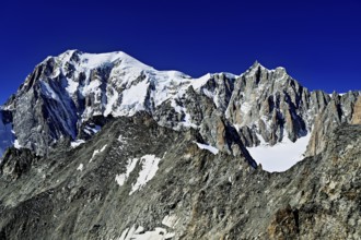 From the left, the mountains, Mont Blanc, Mont Maudit, Pointe Helbronner viewing terrace,