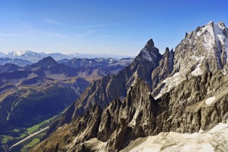 View of the mountains l'Aiguille Noire de Peuterey, L'Aiguille Blanche de Peuterey, in the back the