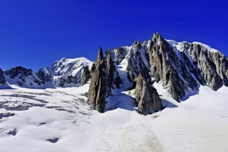View of the mountains from the Télécabine Panorama Railway, Mont Blanc, Le Mont Blanc du Tacul, in