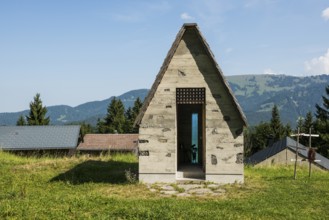 Alm and modern chapel, Alm Enge, Hirschau, Bregenzerwald, Vorarlberg, Alps, Austria