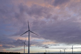 Clouds, evening mood, wind power plants, Melbeck, Samtgemeinde Ilmenau, Lower Saxony, Germany