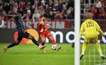 Duel, action Joel Ordonez Club Brugge FC Brugge (04) against Luis Diaz FC Bayern Munich FCB (14)