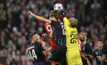 Penalty area scene, goal room scene header duel duel action goalkeeper Nordin Jackers Club Brugge