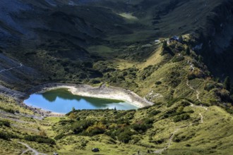 Lache See, top right Landsberger Hütte, Tannheimer Mountains, Allgäu Alps, Tannheimer Valley,