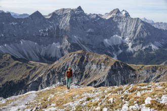 Female hiker on hiking trail, hiking to Gamsjoch, Laliderer Wand and Laliderer Spitze, eastern