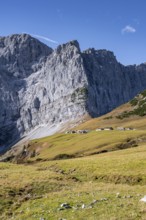 Dreizinkenspitze and Laliederer Wand, landscape with mountain village and impressive rock face,