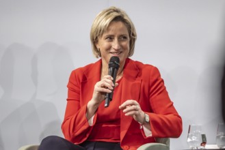 Dr. Nicole Hoffmeister-Kraut (CDU), Minister of Economics BW. ground-breaking ceremony ceremony for