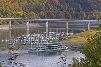 Marina, sightseeing boat, pier, Talbrücke, Sondern, Olpe, Biggesee, Sauerland, North