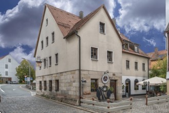 Residential and commercial building, built in 1972, today restaurant, Mauergasse 16, Lauf an der