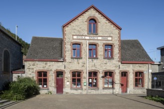 École Sainte-Anne, Saint Anne primary school and kindergarten in the town Hastière, province of