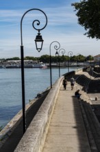 Rhone, Promenade, Arles, France