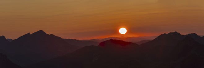 Sunset from Zeigersattel am Nebelhorn, 2224m, Allgäu Alps, Allgäu, Bavaria, Germany