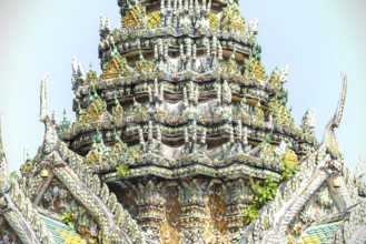 Central Prang at Wat Arun Rajwararam (Temple of Dawn), a Thai Buddhist temple on the west bank of