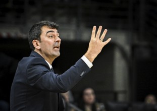 Basketball easyCredit BBL Cup round of 16, Alba Berlin, Ratiopharm Ulm v.l. Vladimir Bogojevic