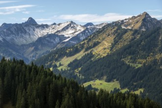 Left Hochkünselspitze, right Walmendinger Horn, Kleinwalsertal, Vorarlberg, Allgäu Alps, Austria