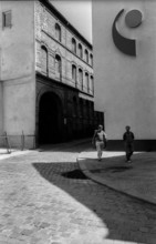 Germany, Halle, 5.8.1992, street scene
