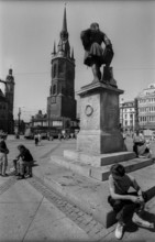 Germany, Halle, 5.8.1992, Hall/ Market with Handel Memorial, Red Tower, left: St. Mary's Church