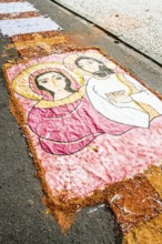 Ruas decoradas no entorno da Praça XV de Novembro para a Procissão de Corpus Christi.
