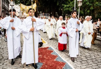 Procissão de Corpus Christi no entorno da Praça XV de Novembro.. Florianópolis, Santa Catarina,