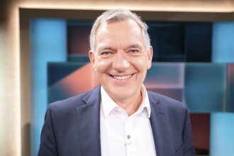 Jan van Aken at hard but fair at rising prices, 20.10.2025, Cologne, WDR, Alexander Franz