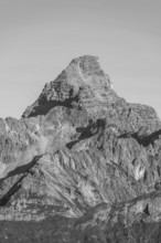 Mountain panorama from the Koblat-Höhenweg on the Nebelhorn across the Obertal with lush green