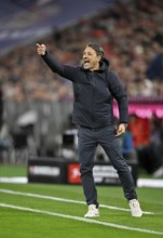 Coach Niko Kovac Borussia Dortmund BVB on the sidelines gesture gesture TV camera, German Classico,