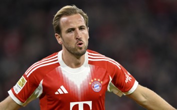 Goal cheers Harry Kane FC Bayern Munich FCB (09) German Classico, FC Bayern Munich FCB versus