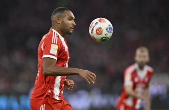 Jonathan Tah FC Bayern Munich FCB (04) action on the ball Deutscher Classico, FC Bayern Munich FCB