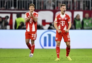Final cheers, joy, luck, cheers Joshua Kimmich FC Bayern Munich FCB (06) Tom Bischof FC Bayern