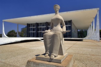 Supremo Tribunal Federal - Escultura de Alfredo Ceschiatti, Brasilia, DF, Brazil