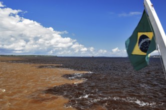 Encontro das águas, Rio Negro e Solimões, Manaus, Amazonas, Brazil