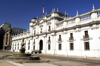 La Moneda Palace, La Constituicion Square, Santiago, Chile