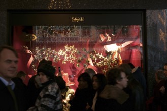 People, Galeries Lafayette Haussmann, Boulevard Haussmann - 75008, (75), Paris, France
