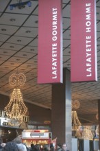 Sign, Glosses, Galeries Lafayette Haussmann, Boulevard Haussmann - 75008, (75), Paris, France