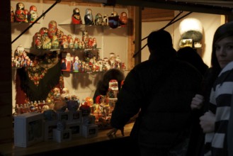 Newsstand, People, Boulevard Haussmann - 75008, (75), Paris, France