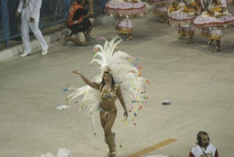 Juliane Almeida, Queen of the Battery, Carnival 2009, School of Samba Viradouro, Rio de Janeiro,