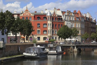Seestraße am Querkanal, which connects Knieperteich with the harbour, Stralsund, Vorpommern-Rügen