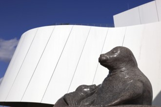 Seal, statue in front of the Ozeaneum, Stralsund Maritime Museum, Museum of Oceanography and