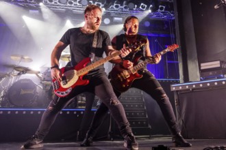 Steffen Haile (bassist) and Jim Müller (guitarist) from the band Kissin' Dynamite live on Back with