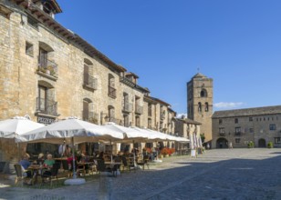 Plaza Mayor main square historic buildings medieval village of Ainsa, Aínsa-Sobrarbe, Huesca