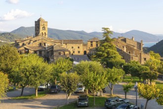 Historic buildings medieval village of Ainsa, Aínsa-Sobrarbe, Huesca province, Aragon, Spain