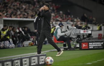 Coach coach Sandro Wagner FC Augsburg FCA gesture on the sidelines disappointed MHParena, MHP Arena