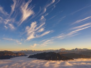 Feather clouds over the Berchtesgaden Alps, fog in the valley, Hochstaufen, Chiemgau Alps, Upper