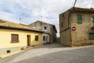 Buildings medieval village of Isuerre, Val d'Onsella, Zaragoza province, Aragon, Spain