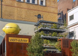 VIERNULVIER Arts Centre, Flemish arts institution, café, ballroom and concert hall at De Vooruit in